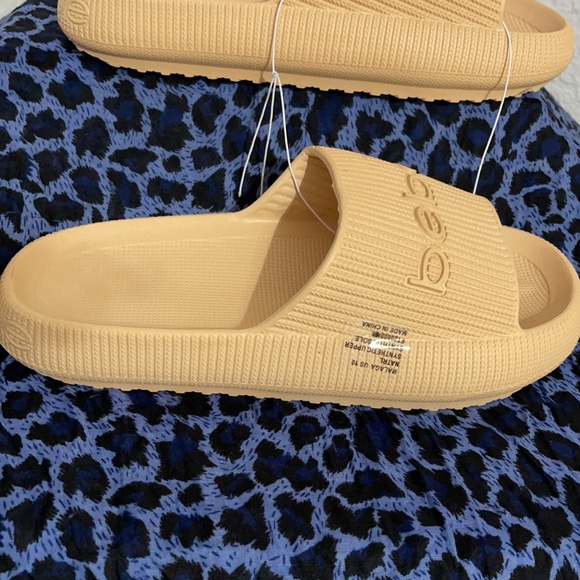 *******Sold********Bebe Malaga slides, NWT - Picture 4 of 4